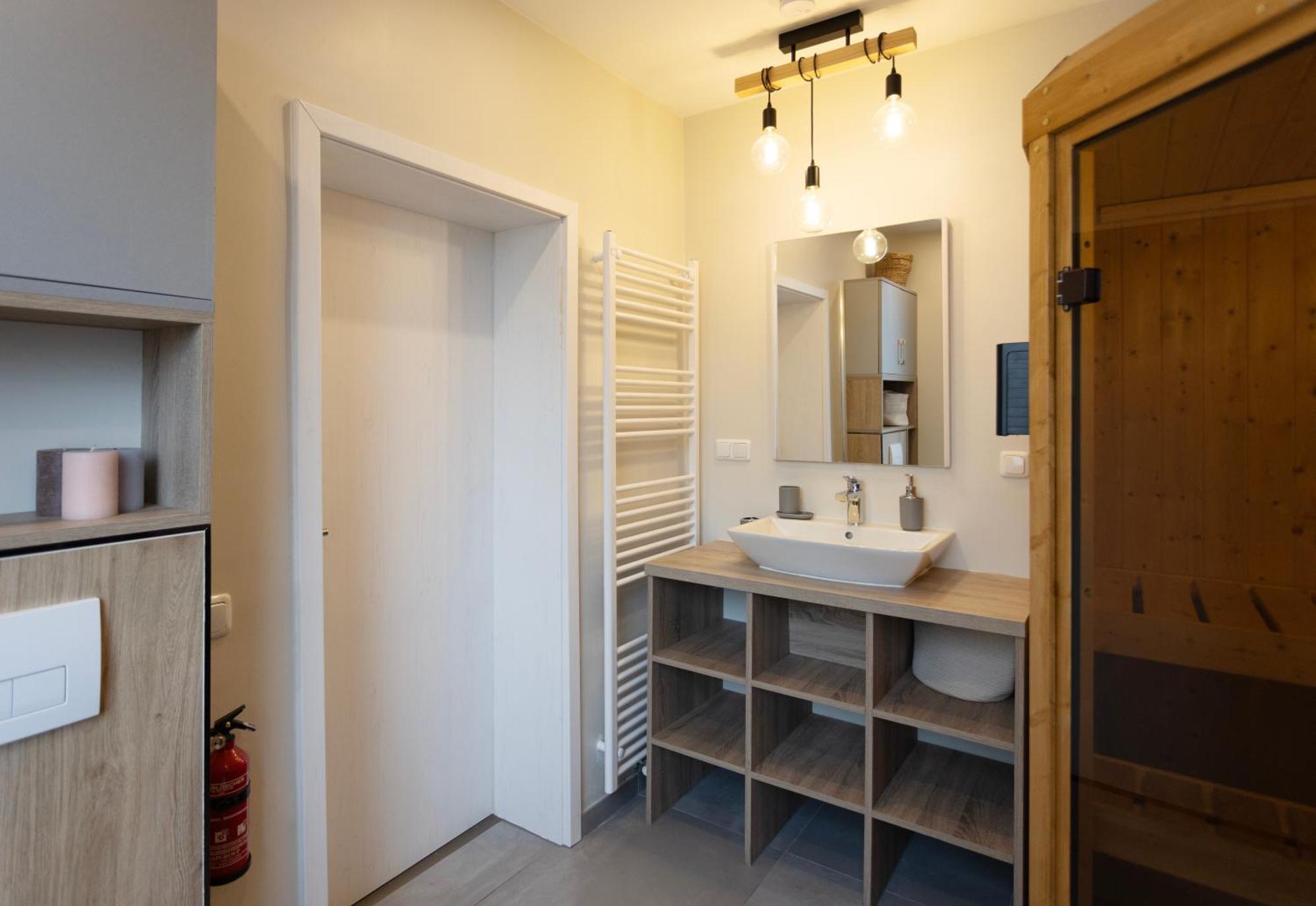 Huge Apartment With Sauna And Free Parking Duisburg Ngoại thất bức ảnh