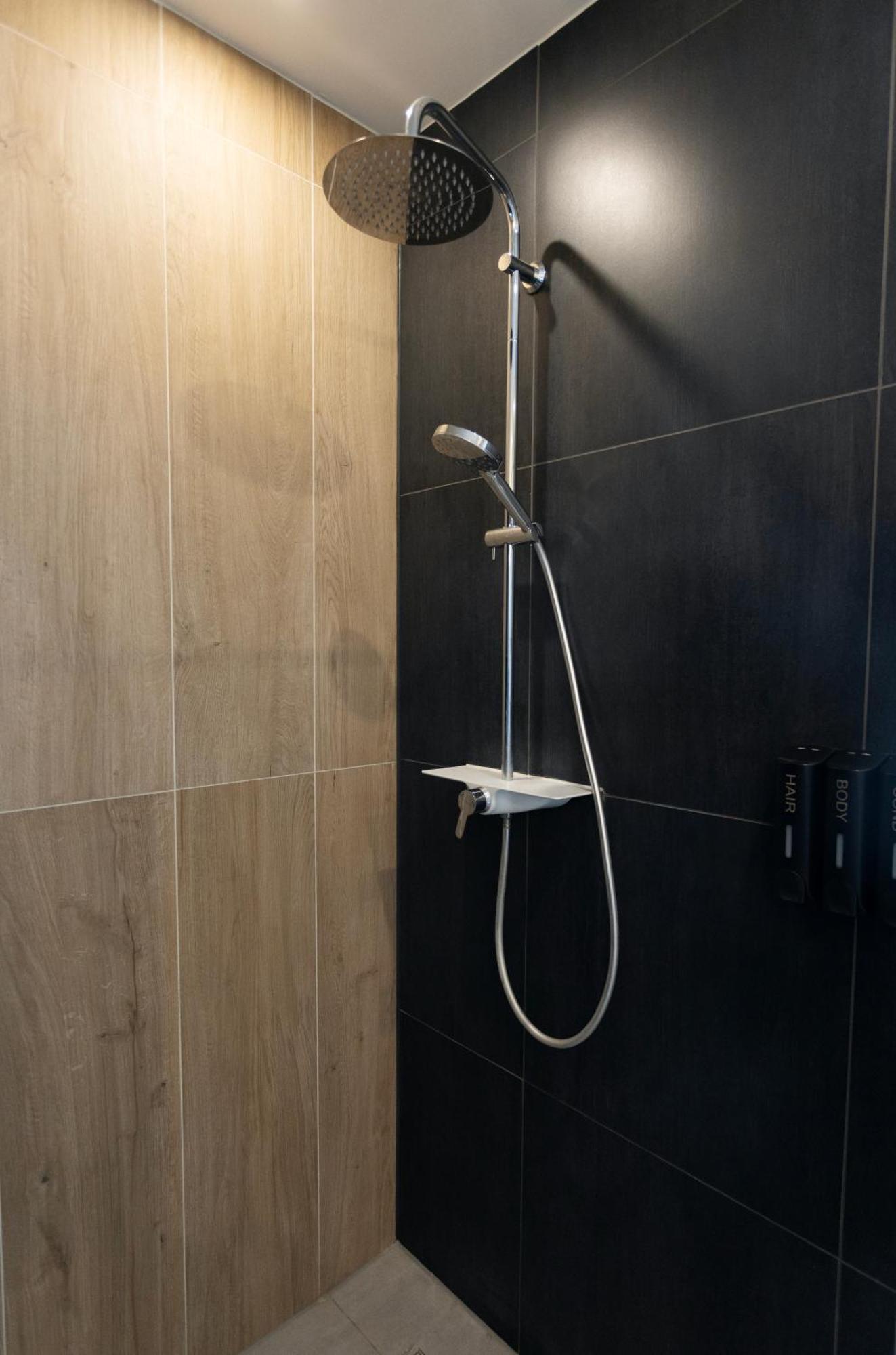 Huge Apartment With Sauna And Free Parking Duisburg Ngoại thất bức ảnh